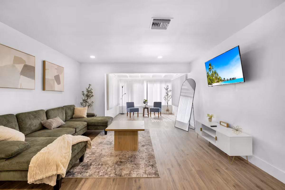 Boho 3BR Near Wilton Drive in Fort Lauderdale, Florida